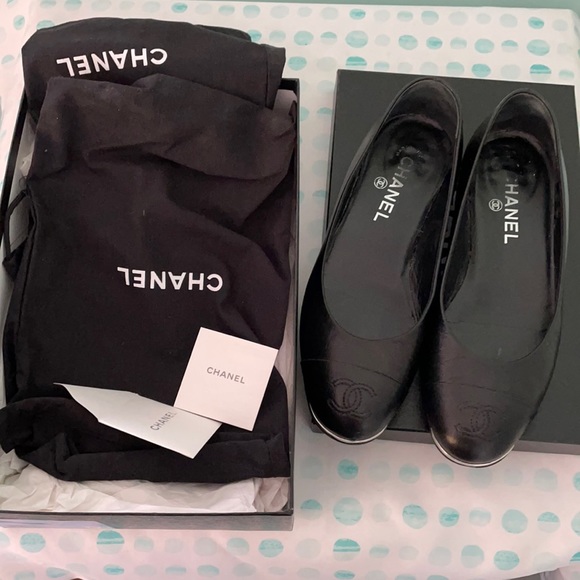CHANEL Shoes - CHANEL leather ballerina flat size 37.5